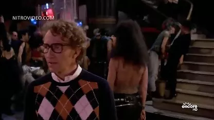 Lors d'un porno dingue japonais voyage d'affaires bricoler la trémie sous la table et quand un membre de la montée, le pointer à pousser