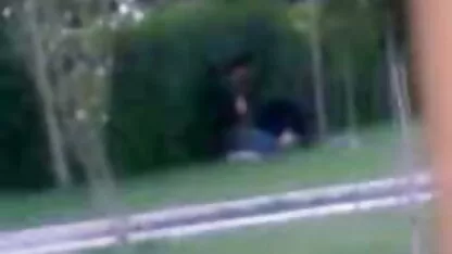 Dans site de porno japonais une librairie de prison, un prisonnier a secoué le cancer de l'aine du bibliothécaire avec ses mains dans la bouche