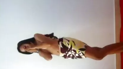 Dmitro a commencé à déranger la graisse qui dort, serrant ses seins et insérant la bite video xxx japonais dans le vagin de la chaude