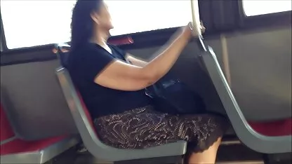 Un amoureux de la passion extrême, étant dans le films x japonais solarium, saisir les crampes à boire