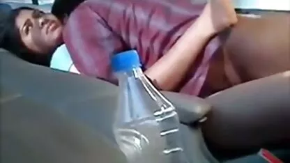 La femme film prono japonais a trébuché sur la vodka et le ronflement, et le mari est un sournois piquer un membre dans la bouche et enfin regarder tout ce qui était dans la caméra.