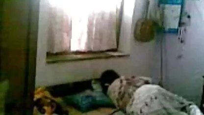 Mec et essayer d'obtenir les doigts dans video porno japonais gratuit l'anus serré tout en chevauchant un vagin sur une bite avec un pantalon dans une main