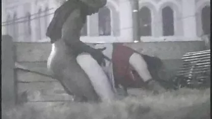 Dîner avec la famille film prono japonais de la mariée d'avoir tort quand la femme sous la table a commencé à se masturber avec le jeune marié