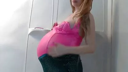 La Fifa lui a fait allusion, a promis que le soir une surprise l'attendait dans la chambre et est allé dans la salle de bain pour laver vos seins et votre chatte vêtue de lingerie blanche, sexy, filles, bite granuleuse d'hommes et amusez - vous avec lui sur le lit baise porno massage japonais dans une chatte, pleine chatte poilue