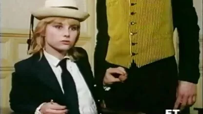 Cher Simferopol en collants film japonais xxx doigt dentelle son cul avec doigt