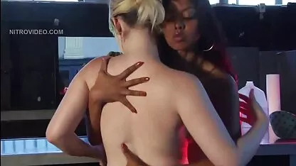 Yoga instructeur lèche vagin porno japonais dans le bus fille à l'envers balle