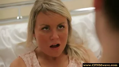 Son mari était très en colère quand il a vu les membres de l'amant noir, où sa femme a une liaison à cause du saut de la film sex japonais balle à lui.