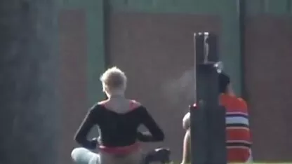 Les hommes d'âge mûr Doigté membres de jeunes couples qui film porno japonais gratuit sont venus avec lui aux Maldives comme un amant