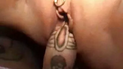 Stepdad divise la fille et la force à prendre sa bite pendant que sa femme n'est film porno japonais non censuré pas à la maison