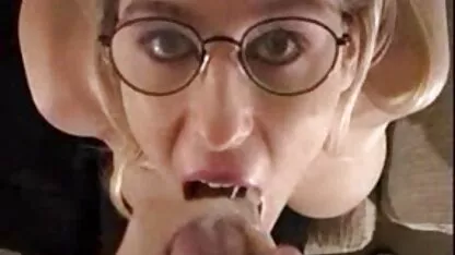 Une fille regarda sous ecoliere japonaise xxx la porte quand une sœur aînée vissant le trou du cul