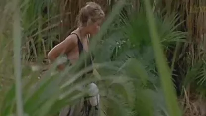 Le gars a trouvé l'amant porno japonais famille du voisin dans la salle de bain, copulant le cancer dans l'eau chaude et très effrayé