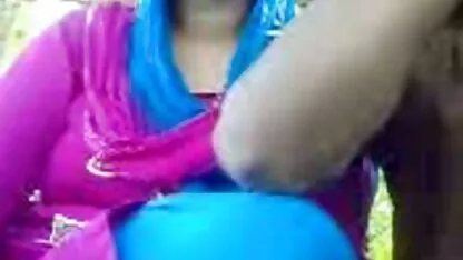 Le jeune homme était heureux grand-mère de 62 ans avec la langue pendant le massage de porno japonais non censuré l'aine du vieil homme