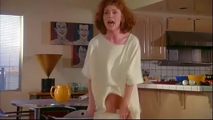 Je déboutonne mon pantalon et porno de japonais montré mon vagin dans la rue sans hésitation