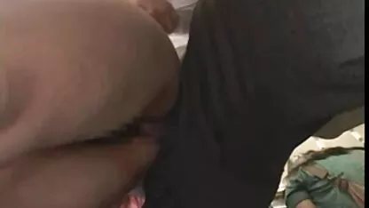 Le bétail avide, film japonais xxx a poussé sa gentillesse à la trachée avec le scrotum, aidant à pousser ses doigts