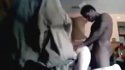 Squinty-eyed fille avec une fontaine émission de nombreux Japonais orgasme x porno japonais