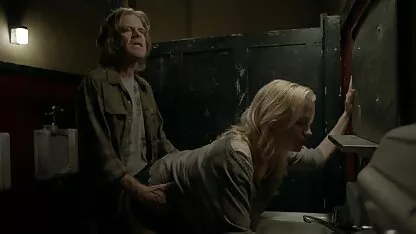 L'enseignant a été surpris après la leçon deux étudiants au lesbianisme et demandant de le film sex japonais sucer