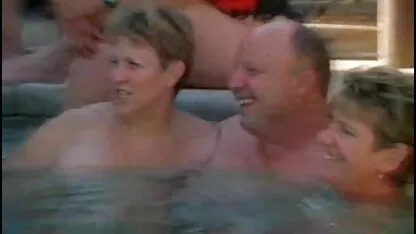 Un homme maigre en cuir noir à la recherche de bouffant video massage japonais porno et de vissage d'un bbw à la recherche de satisfaire