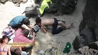 Camila était atteinte d'un cancer et se plaignait lorsque des fouets noirs lui mettaient le doigt dans le cul et essayaient de lui étirer l'anus. x porno japonais