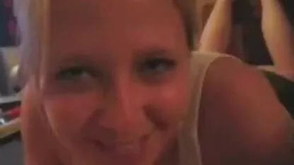 Mec s'est endormi sur le canapé devant porno japonais streaming la télévision puis belle mère qui se soucie de dessiner