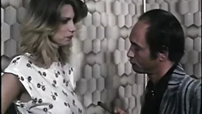 Femme danseuse fille a dessin animé japonais xxx volé un homme elda pour les couples et, à son tour, bâton sur le cheval d'entre eux