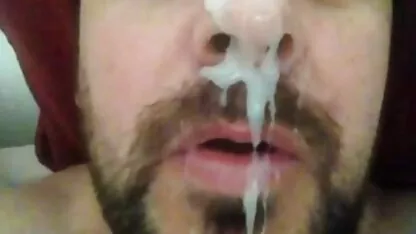 Desperate housewives pipe et se termine par une bite devant les jardiniers porno dingue japonais à l'arrière du verre pour taquiner et rire