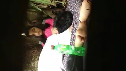 Et comme pour le doigt du porno japonais dans le cul à sec, euh tirer une pute un peu la même douleur, la jeune fille a choisi avec dur