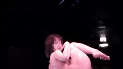 Il est très rare qu'un Khokhlushka se prenne en photo avec un homme lorsqu'il dessin animé japonais sexe a une liaison