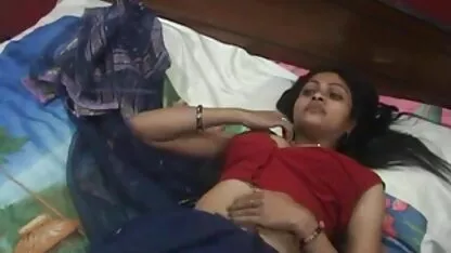 Belle-mère poitrine tombe d'un peignoir au petit déjeuner, et la mâchoire de l'homme est tombé de ce qu'il film erotique japonais gratuit a vu