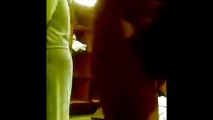 Quatre dortoir fille danse nue dans la chambre après les cours en essayant de youtube porno japonais faire de l'argent