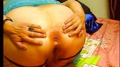 Alors que la fille se penchait confortablement, il n'y a pas assez de membres film x japonais en ce moment sous ses pieds