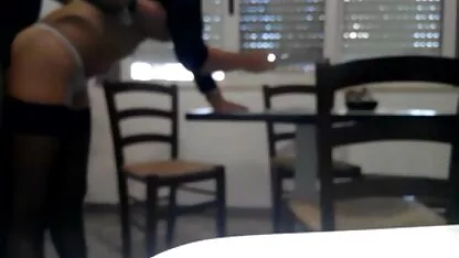 Elle a montré video massage japonais porno ses seins au conducteur et il l'a conduite à la maison, et baise dans la rue