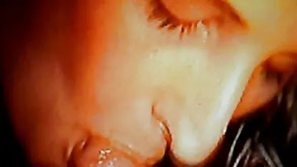 Il offre de l'argent à cette femme à baiser dans l'entrée de l'autre porno manga japonais il a accepté sans hésitation, mais rapidement