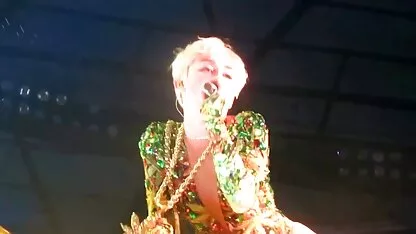 Mature couple faire l'amour sur massage japonais porno une plage sauvage et certains se masturber se masturber à proximité