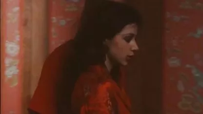 L'homme avec l'expert donner porno japonais manga des instructions sur le dernier jour de travail, était au milieu de l'air